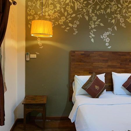 Thapae Boutique House Hotel Chiang Mai Bagian luar foto