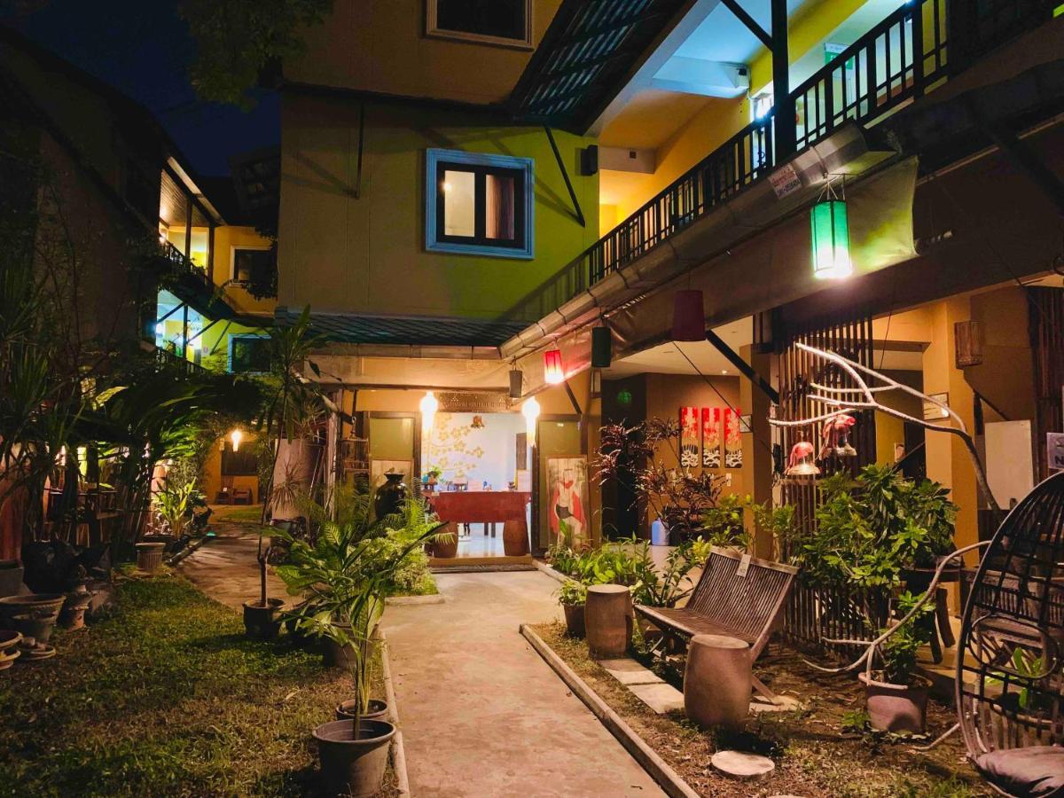 Thapae Boutique House Hotel Chiang Mai Bagian luar foto
