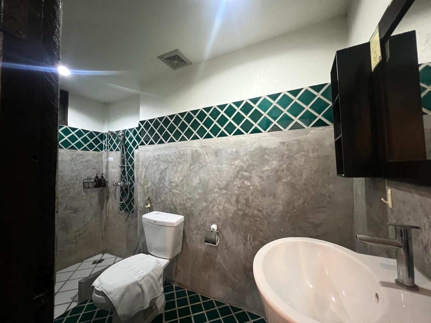 Thapae Boutique House Hotel Chiang Mai Bagian luar foto